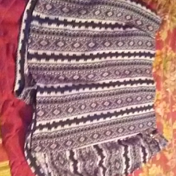 Pair of scorts - Picture 1 of 2